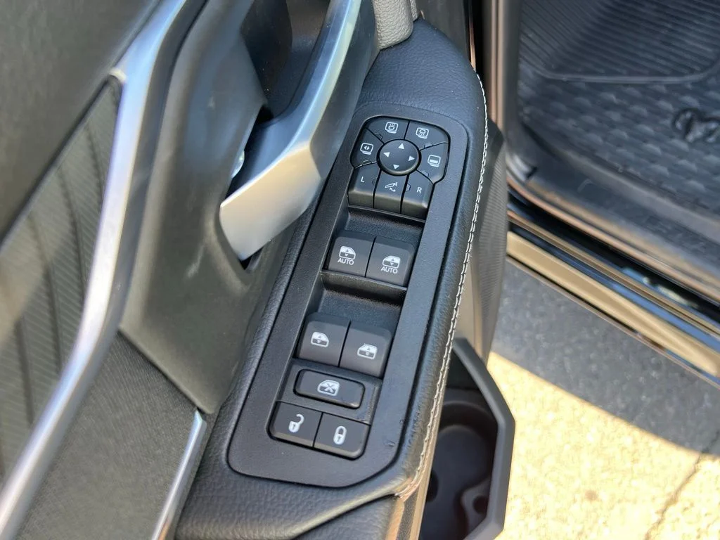 2026 RAM 3500 Big Horn - Photo 11