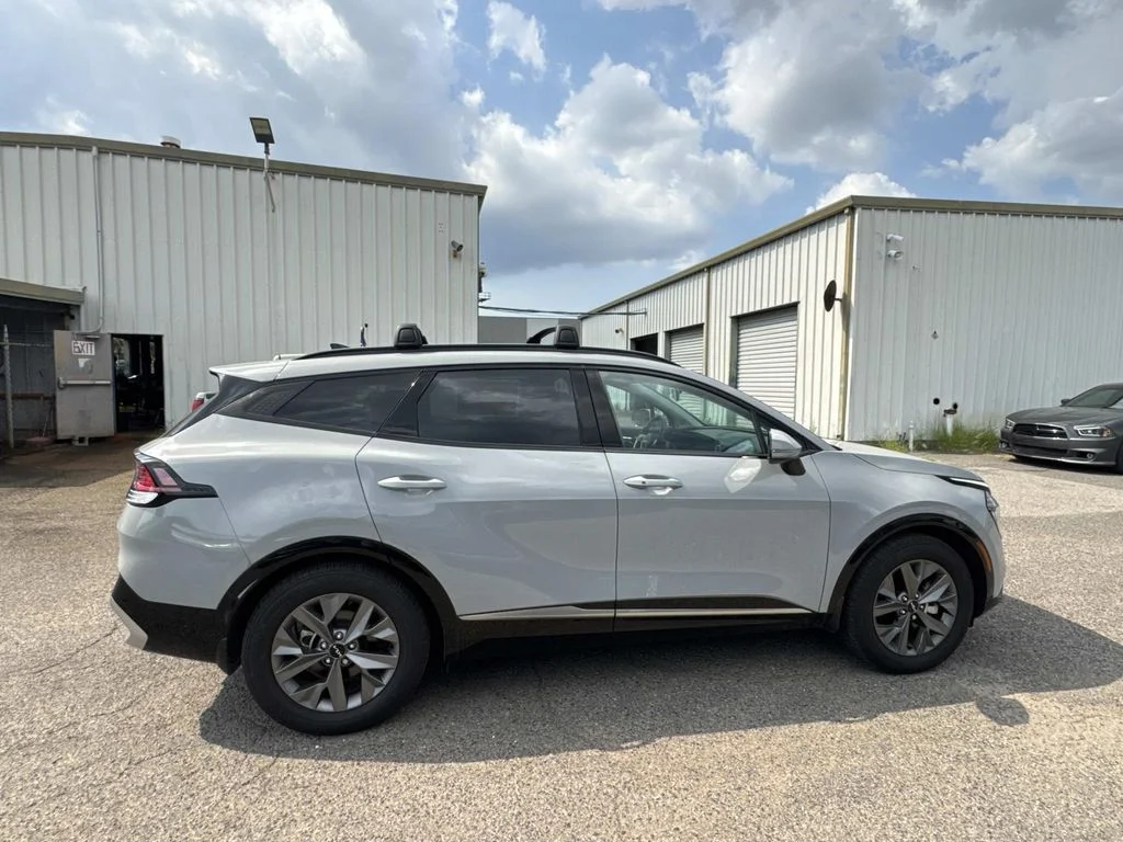 New 2025 Wolf Gray Kia SX image 9
