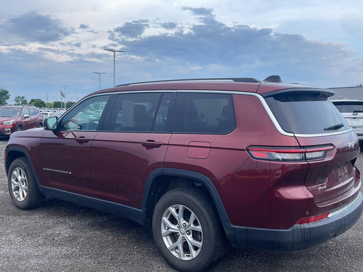 Used 2023 Velvet Red Pearlcoat Jeep Limited image 14