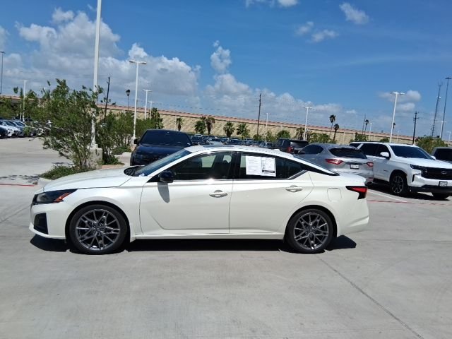 Certified Used 2024 White Nissan 2.0 SR image 3