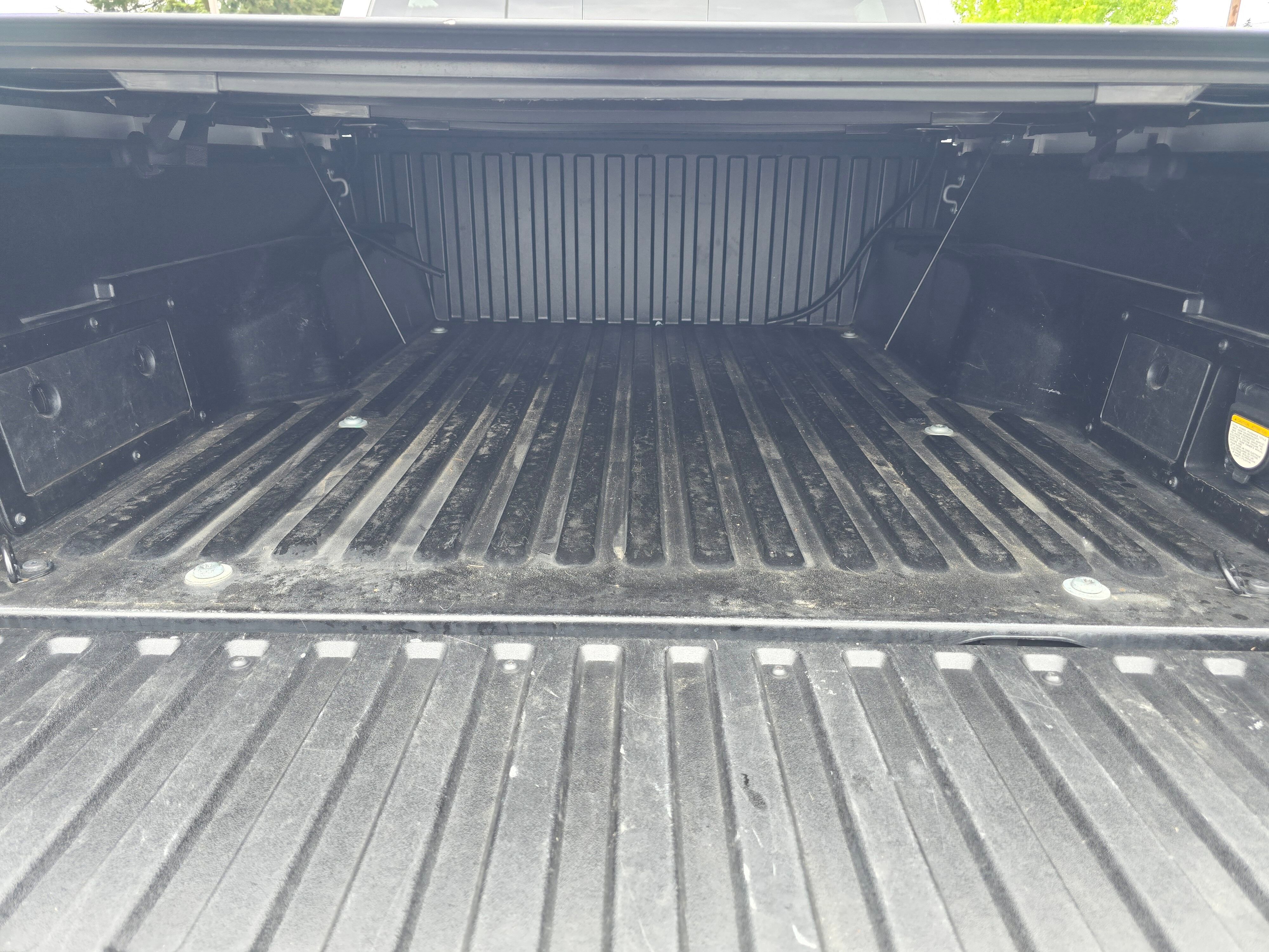 Used 2021  Toyota SR image 14