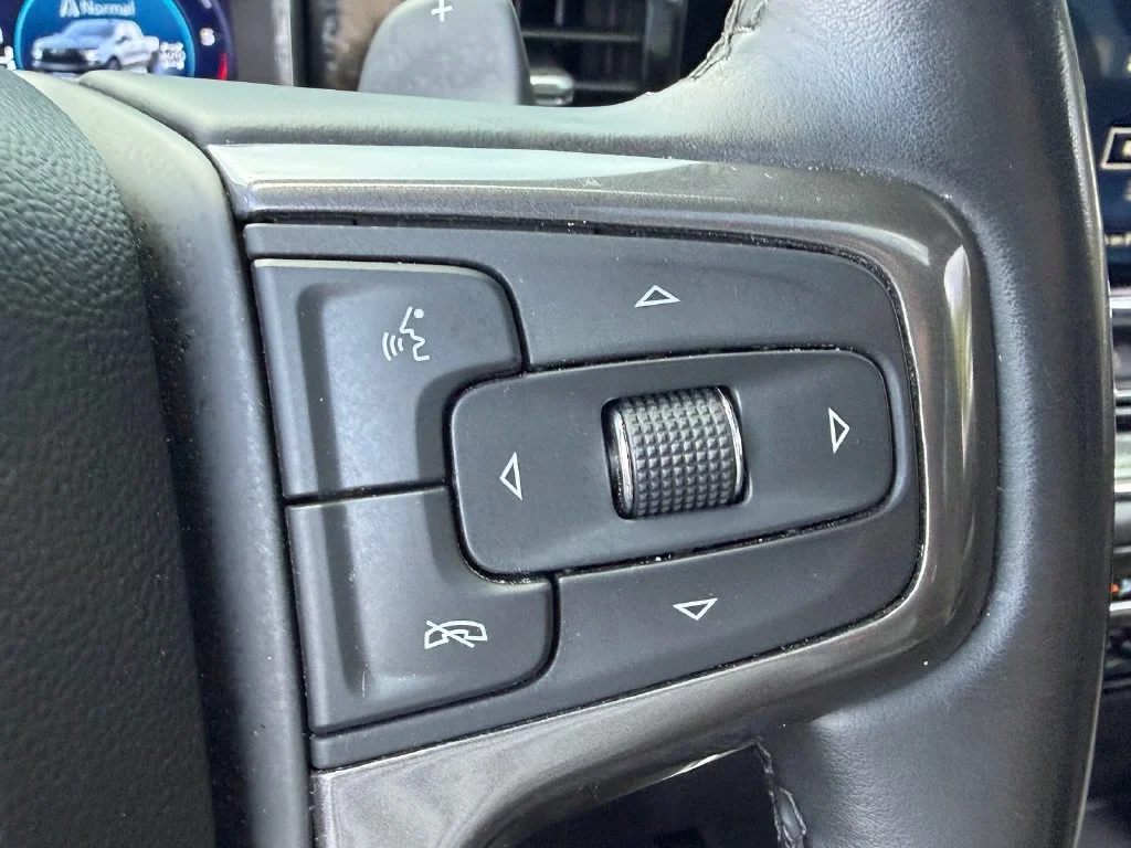 Used 2024 Gray Chevrolet ZR2 image 31