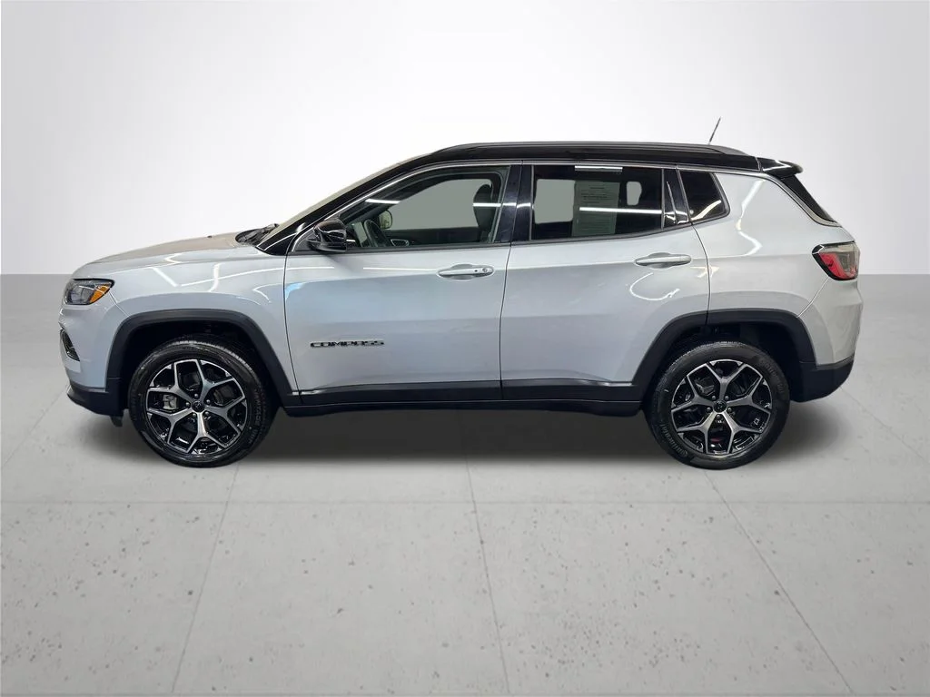 Used 2025 Silver Jeep Limited image 3