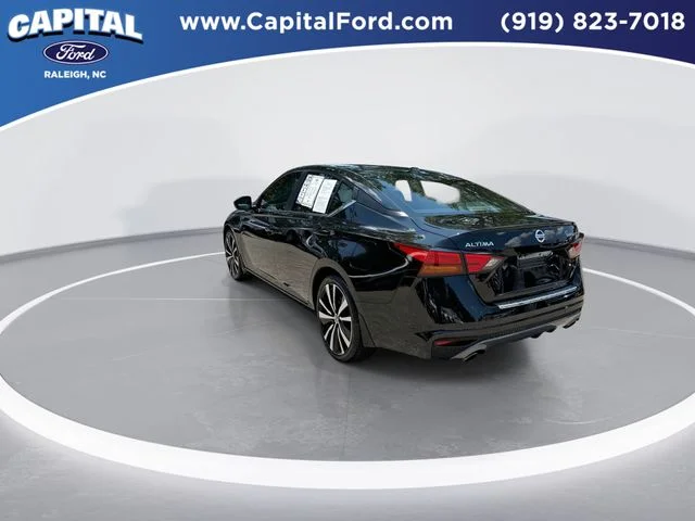 Used 2022 Black Nissan 2.5 SR image 6