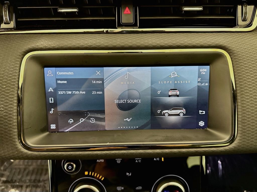 Used 2023 White Land Rover R-Dynamic S image 15