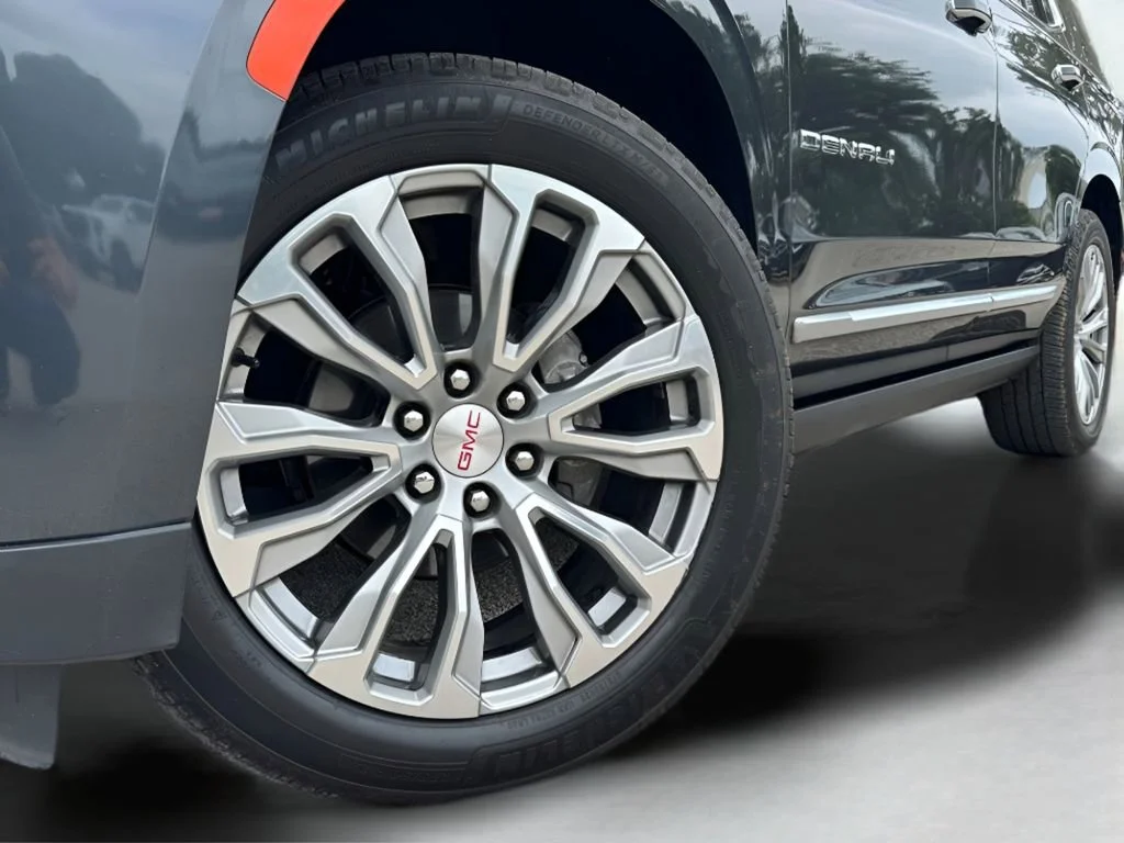 Used 2021 HUNTER METALLIC GMC Denali image 2