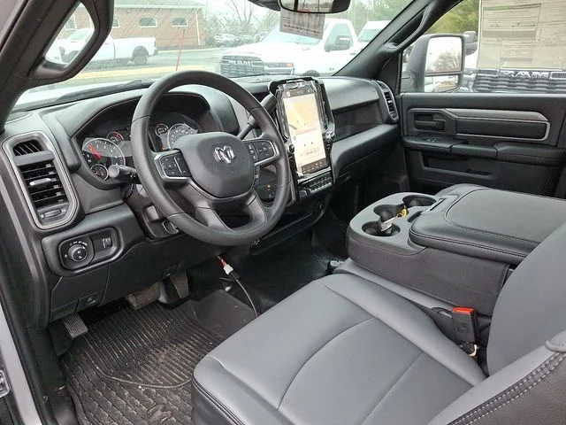 New 2026 Silver Ram Tradesman image 16