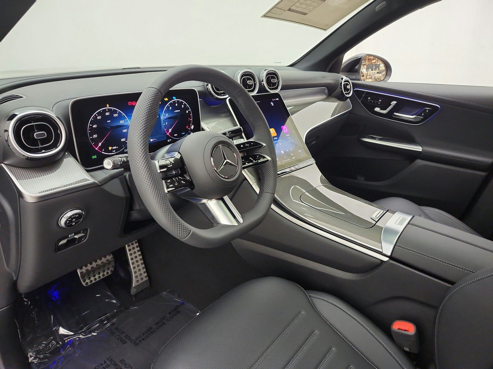 New 2026 Black Mercedes-Benz GLC 300 SUV image 31