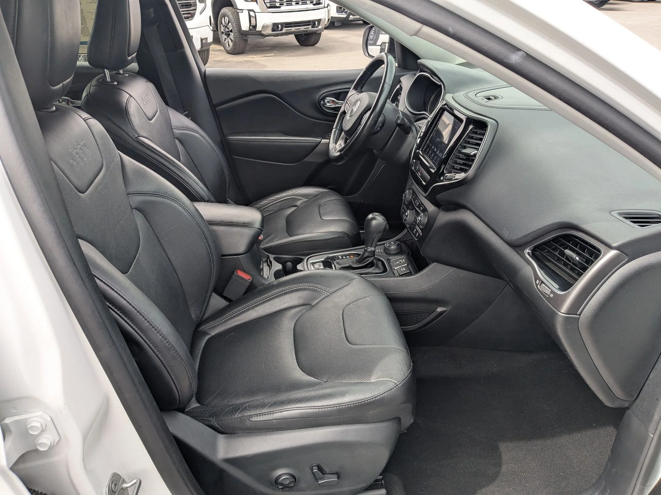 Used 2020 Bright White Clearcoat Jeep Limited image 27