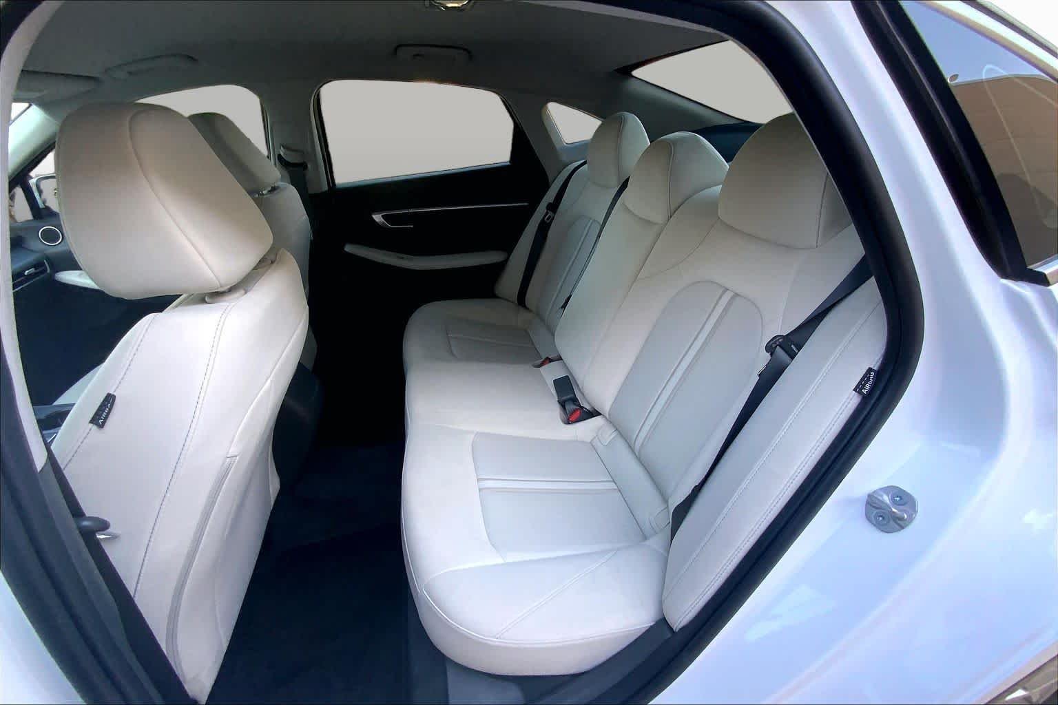 Used 2025 Serenity White Hyundai SE image 20