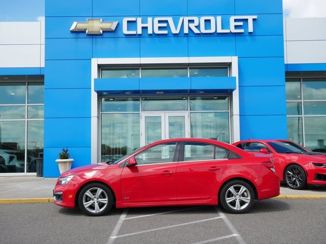 Used 2015 Chevrolet Cruze 2LT with VIN 1G1PE5SB2F7113629 for sale in Roseville, Minnesota