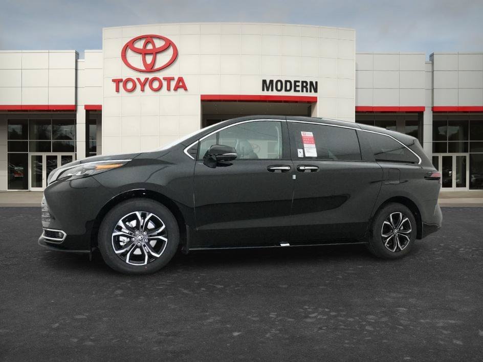 New 2026 Midnight Black Met Toyota Platinum image 4