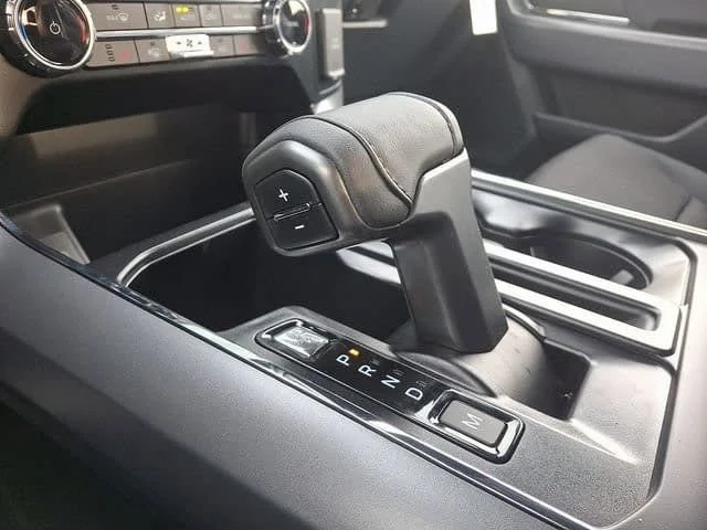 New 2026 Carbonized Gray Metallic Ford XLT image 10