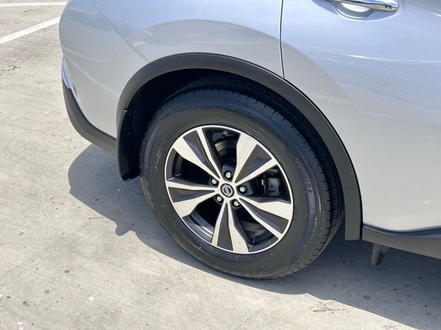 Used 2019 Silver Nissan S image 26