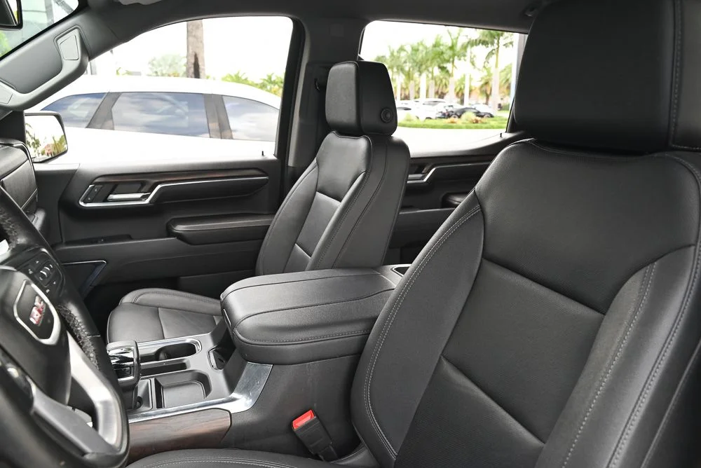 Used 2023 White GMC SLT image 10