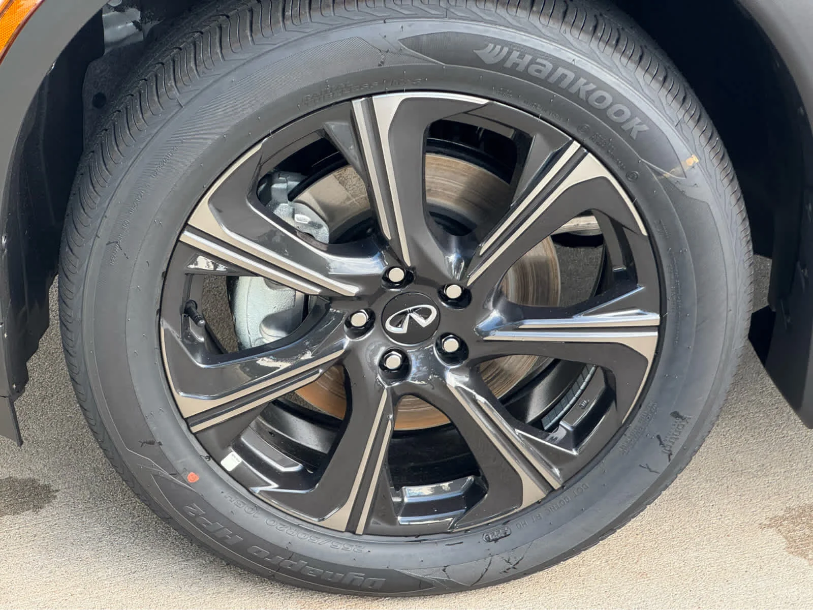 New 2027 2T RAD WHT INFINITI Autograph AWD image 5