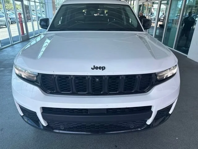 Used 2023 Bright White Clearcoat Jeep Limited image 2