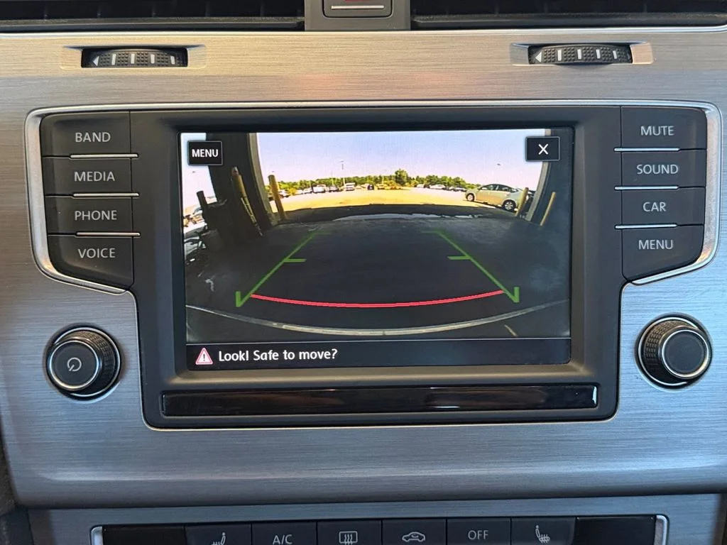Used 2017 Silver Volkswagen Wolfsburg image 21