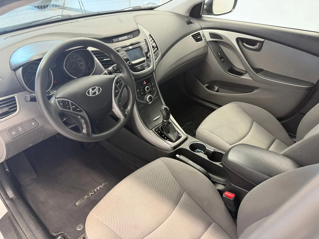 Used 2015 Hyundai Elantra SE with VIN KMHDH4AE4FU359621 for sale in Coon Rapids, Minnesota