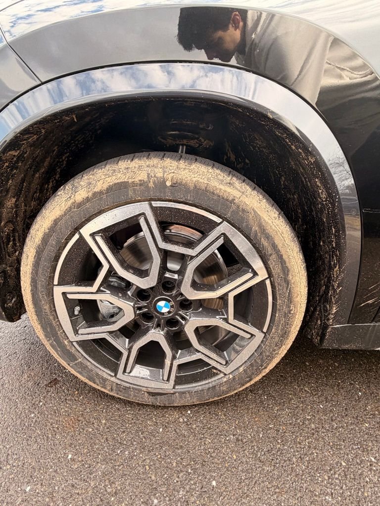 New 2026 Black Sapphire Metallic BMW xDrive28i image 6
