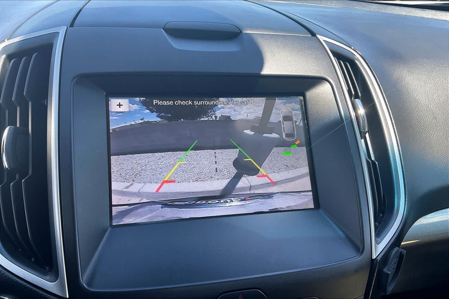 Used 2019 White Platinum Metallic Tri-Coat Ford SEL image 25