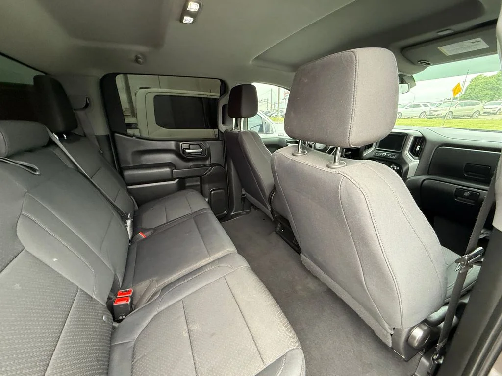 Used 2019 Black Chevrolet Custom image 10