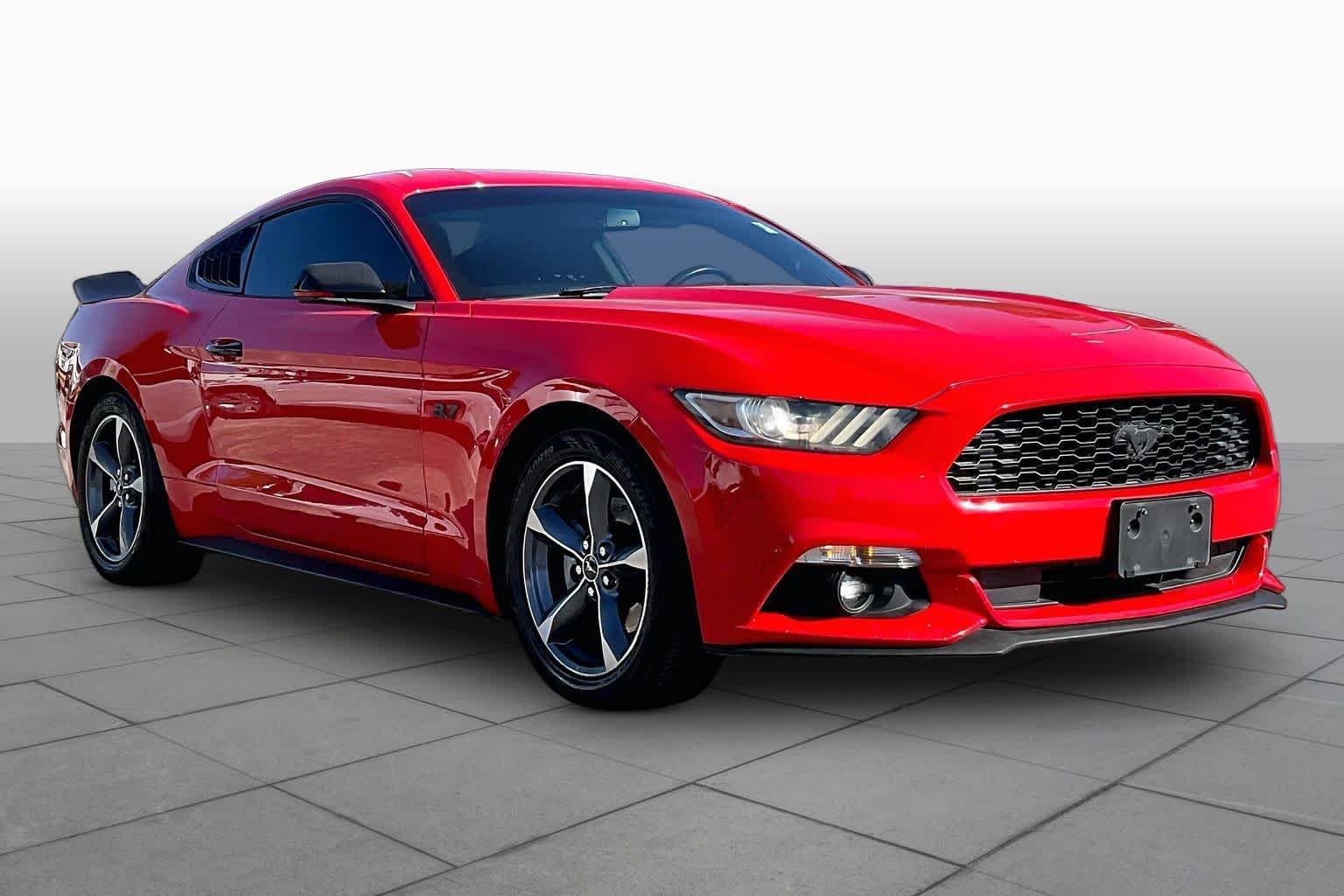 Used 2015 Race Red Ford V6 image 3