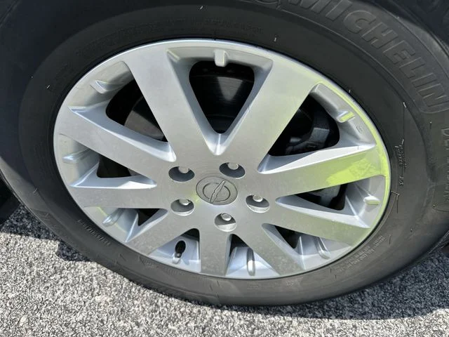 Used 2013 Red Chrysler Touring image 20