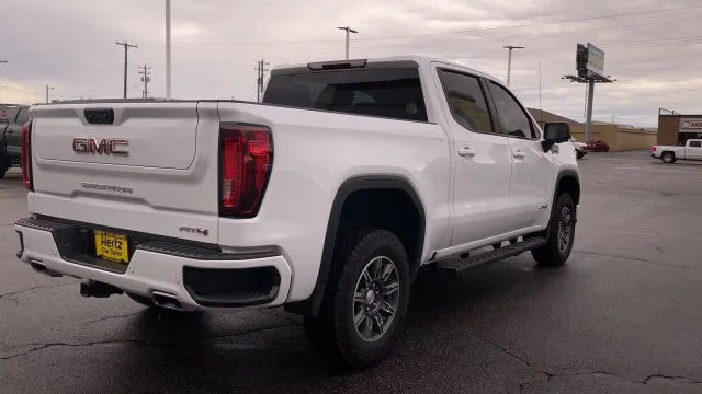 Used 2025 White GMC AT4 image 9
