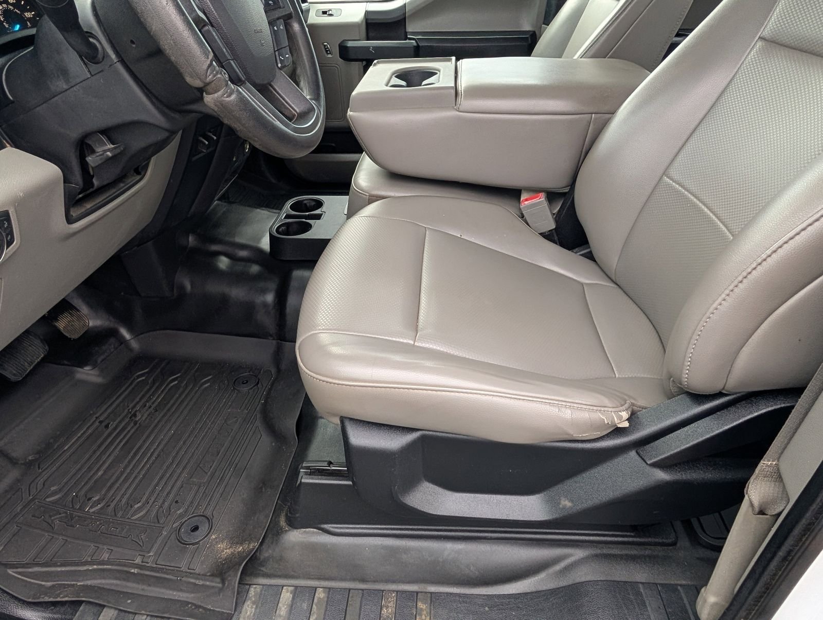 Used 2019 Oxford White Ford XL image 14