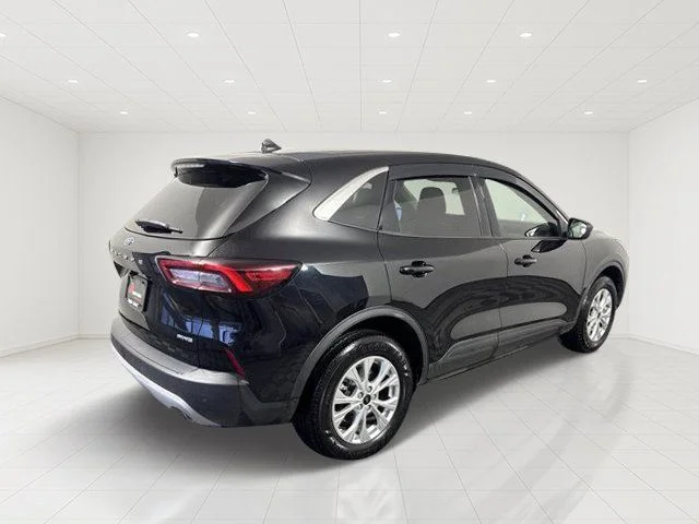 Used 2023 Black Ford Active image 6