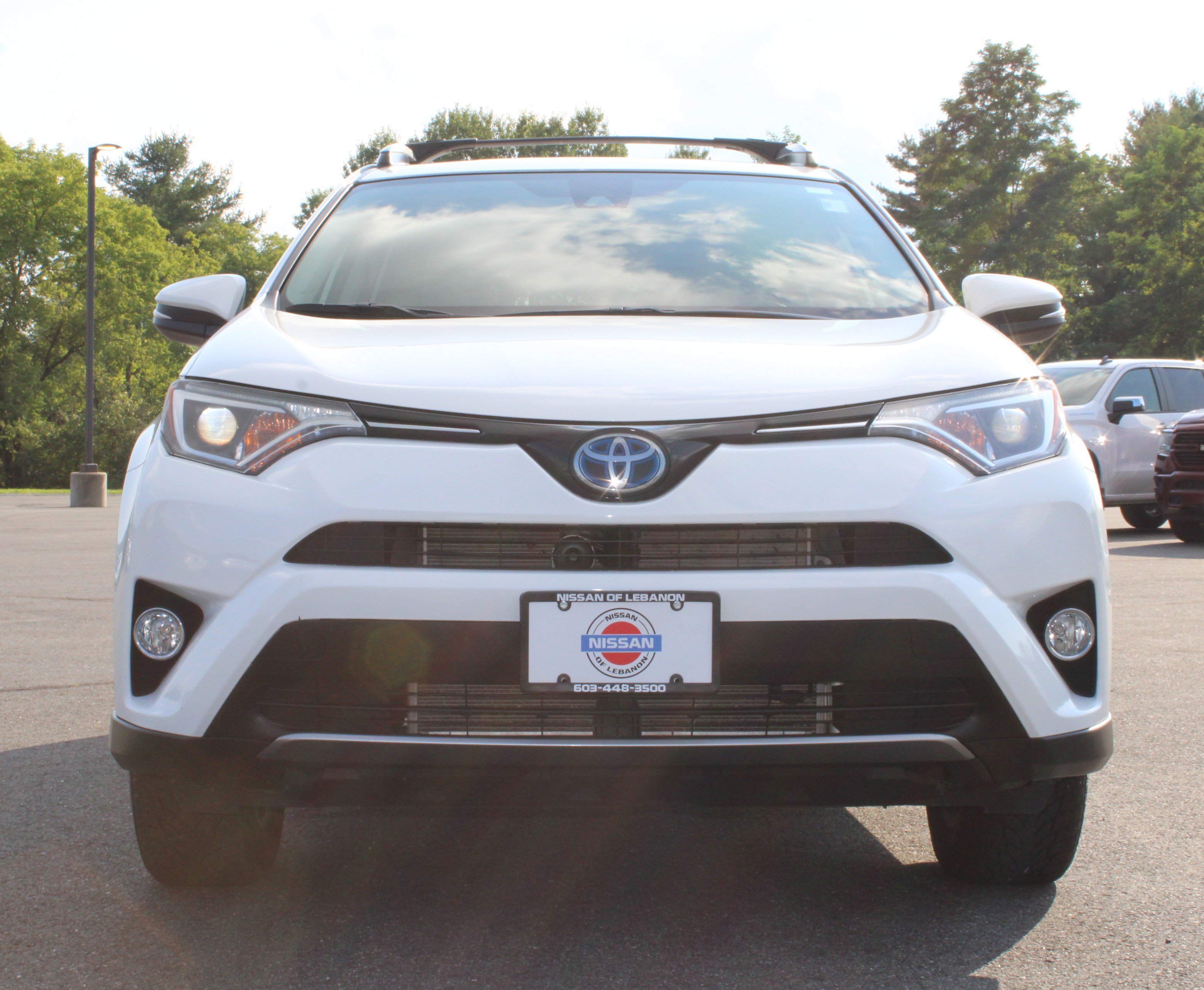 Used 2018 White Toyota  image 2