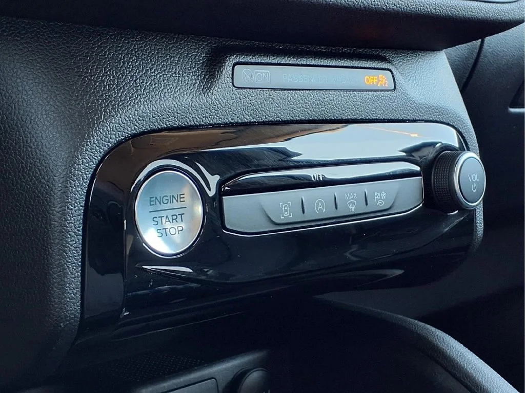 Used 2023 White Ford Active image 22