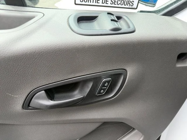 Used 2024 White Ford XLT image 19