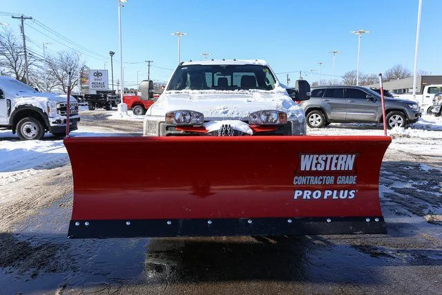 New 2026 Oxford White Ford XL image 4