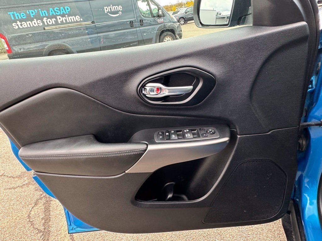 Used 2022 Blue Jeep Latitude Lux image 26