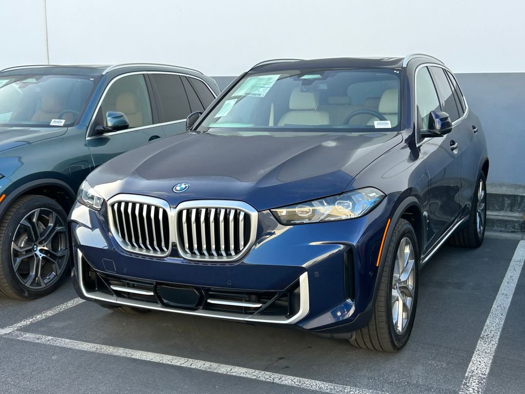 New 2026 Tanzanite Blue II Metallic BMW xDrive50e image 2