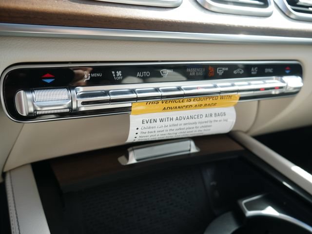 New 2026 MANUFAKTUR Moonlight White Metallic Mercedes-Benz GLS 450 image 37
