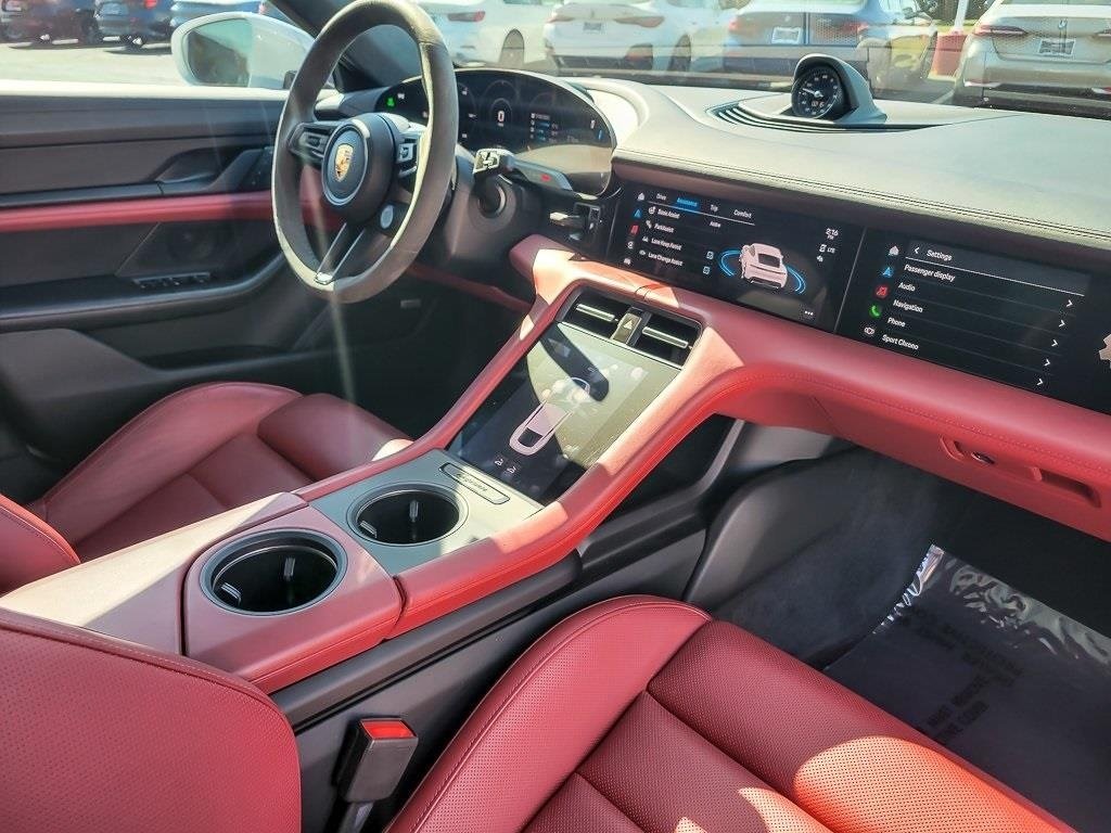 2022 PORSCHE TAYCAN - Image 23