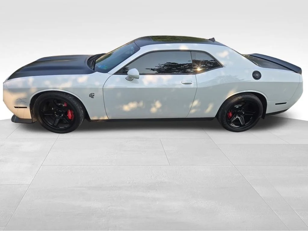 Used 2022 White Dodge SRT Hellcat image 23