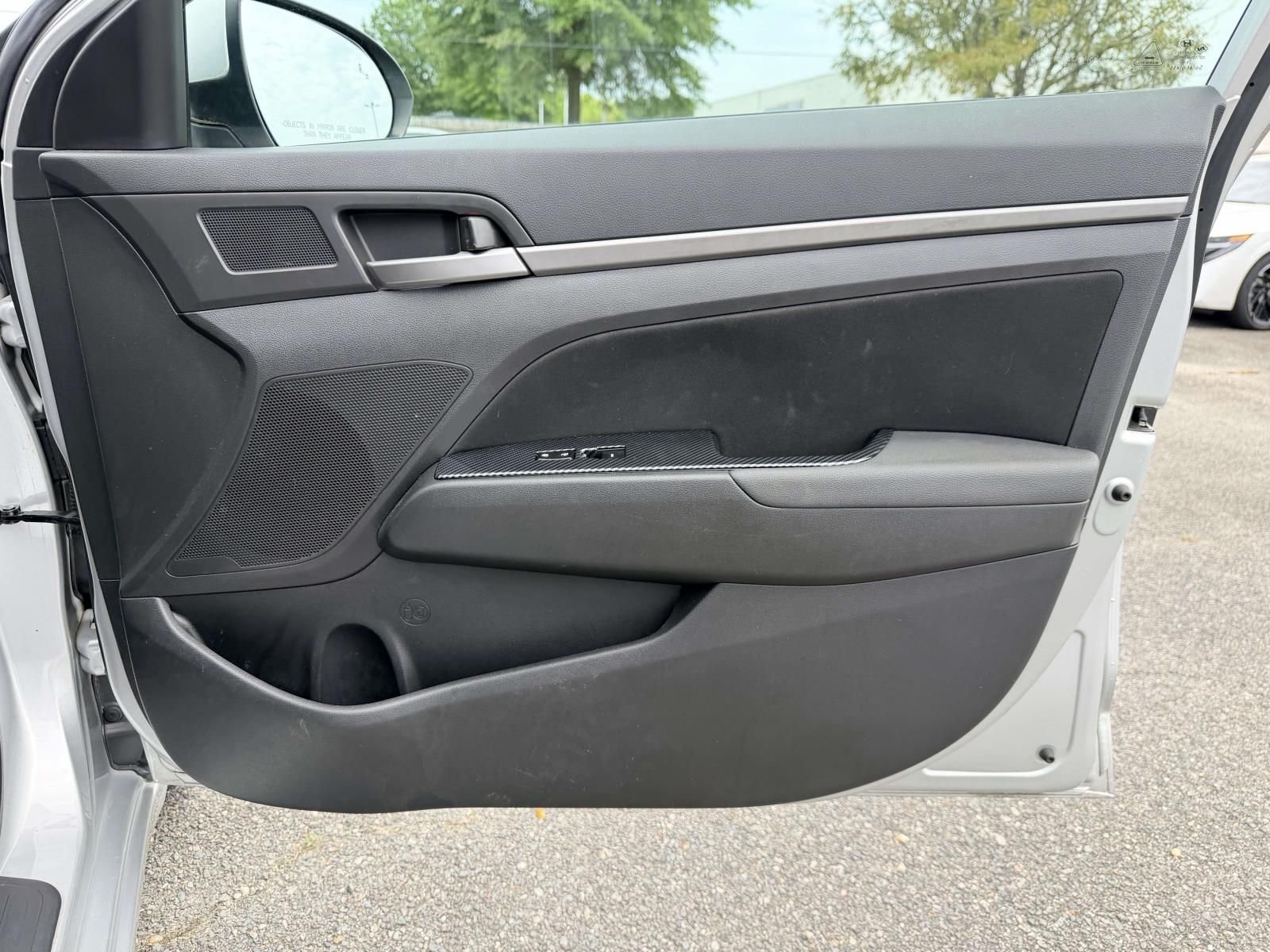 Used 2017 Silver Hyundai Value Edition image 8