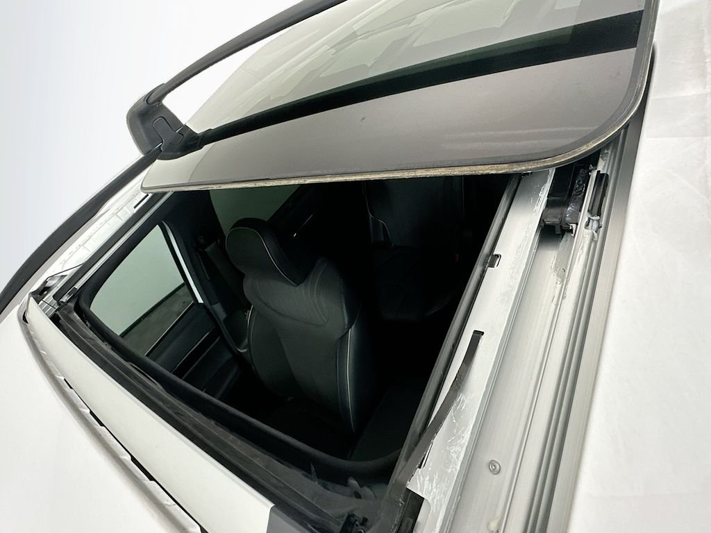 Used 2025 White Hyundai Calligraphy Night Edition image 22