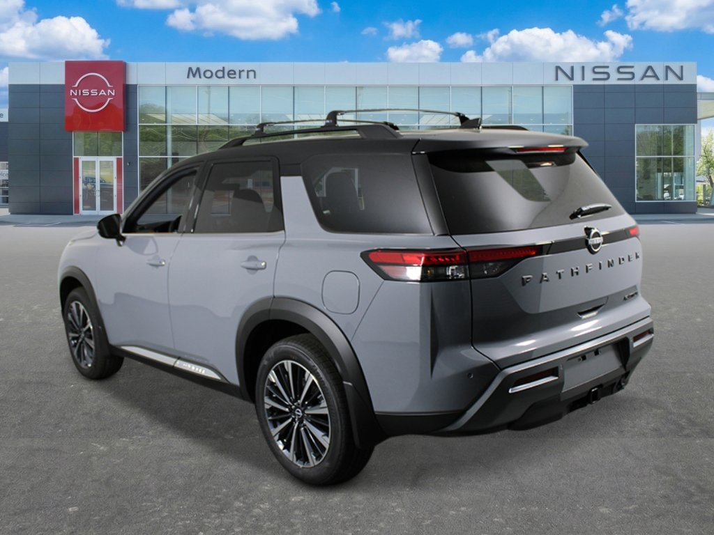 New 2026 Boulder Gray Pearl / Super Black Two-tone Nissan Platinum image 3