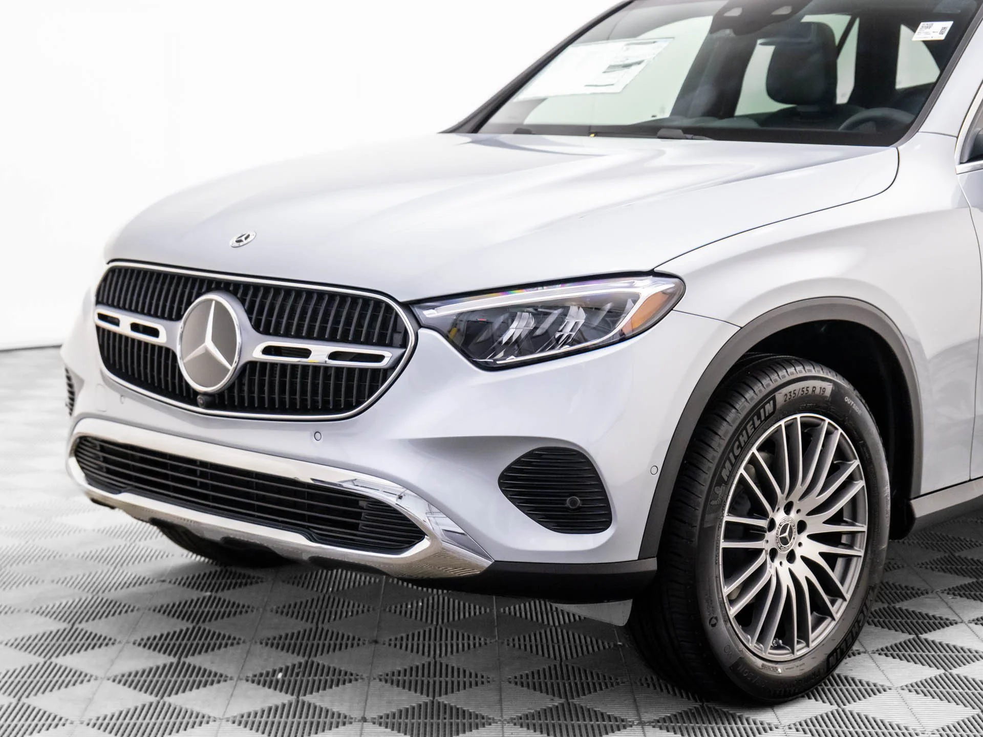 New 2026 Silver Mercedes-Benz GLC 300 image 33