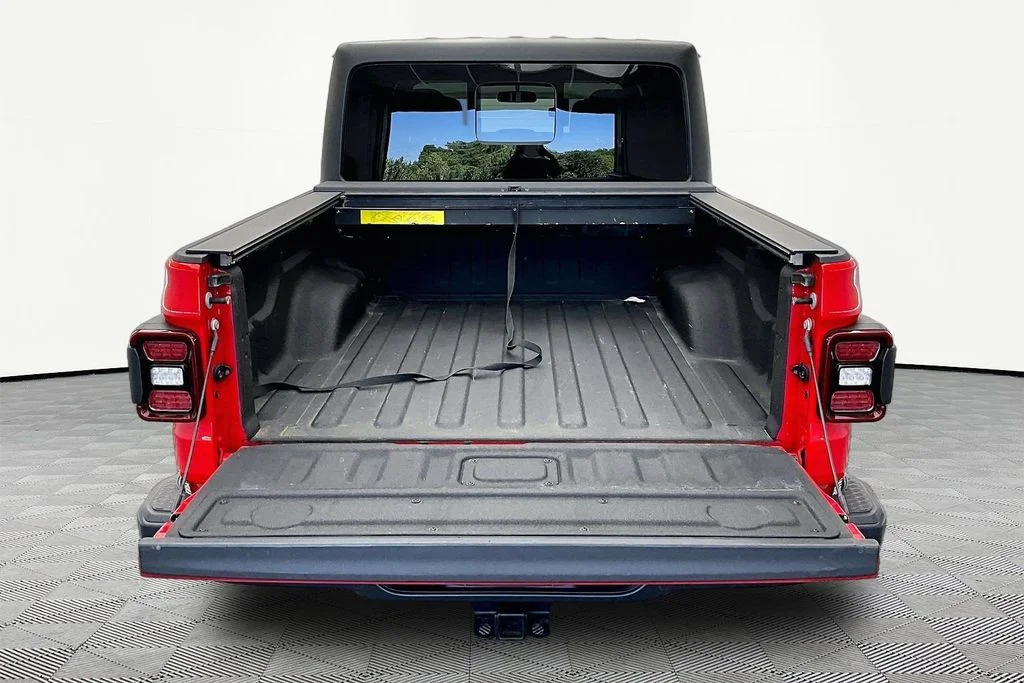 Certified Used 2023 Firecracker Red Clearcoat Jeep Sport S image 18