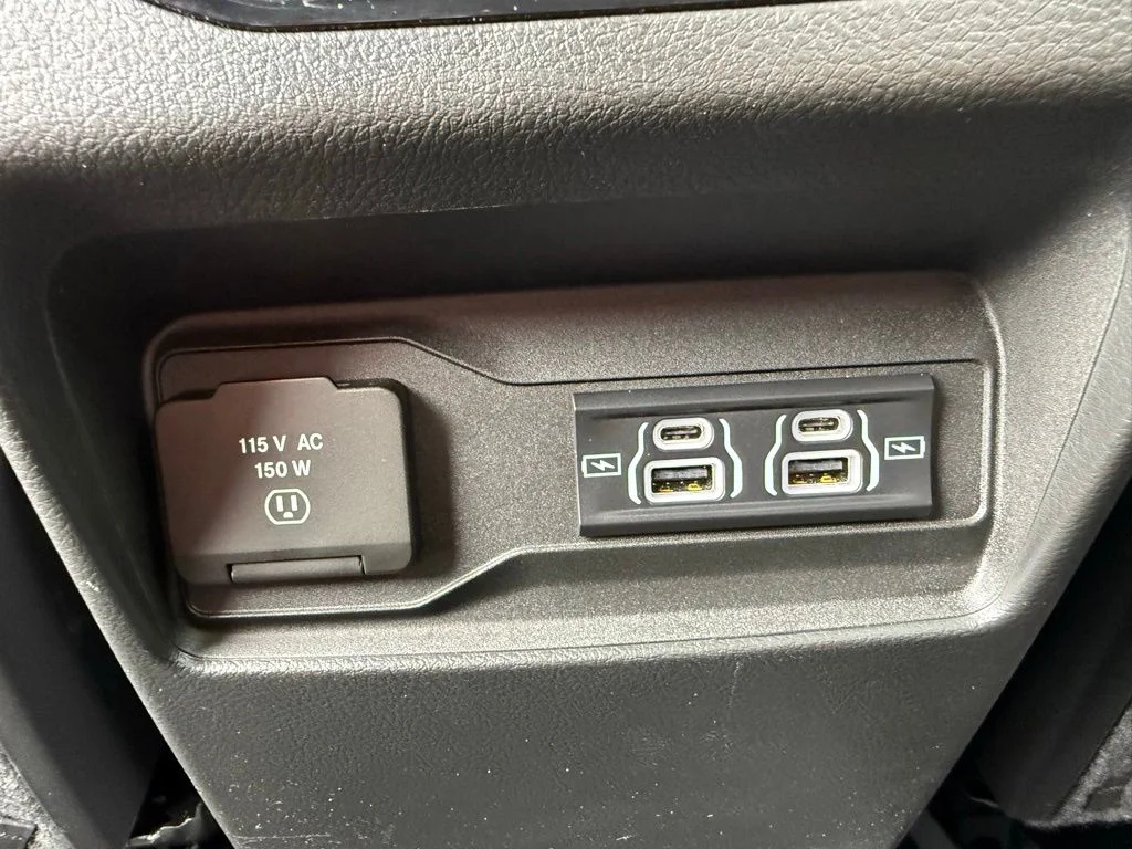 Used 2023 Black Jeep Altitude X image 22