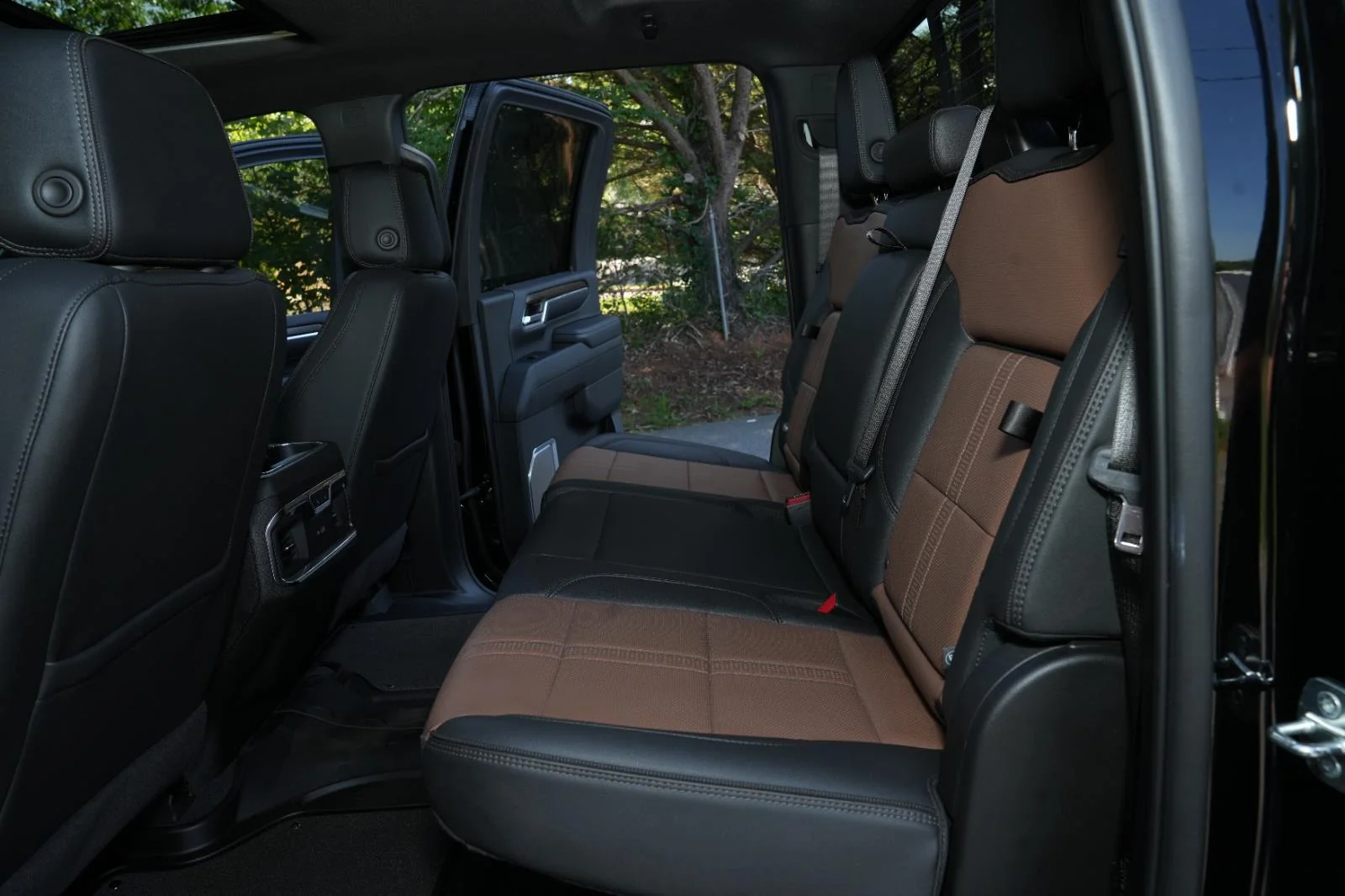 Used 2024 Black Chevrolet High Country DRW image 39