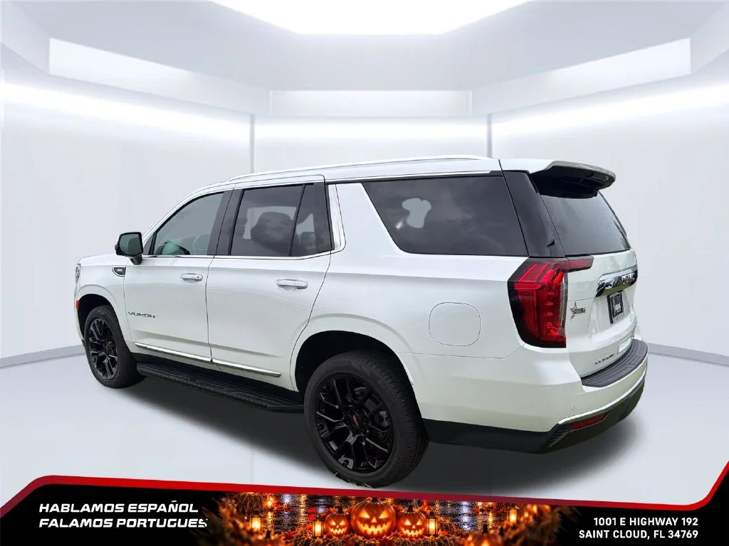 Used 2022 WHITE FROST TRICOAT GMC SLT image 3