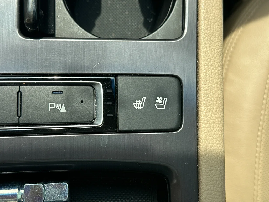 Used 2020 Uyuni White Genesis 3.8L image 26