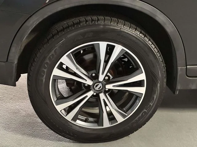 Used 2017 Magnetic Black Nissan SL image 12